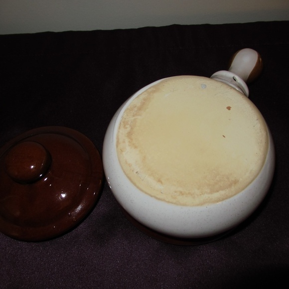 Vintage Mid Century 2 tone Individual casserole with lid - Picture 4 of 6